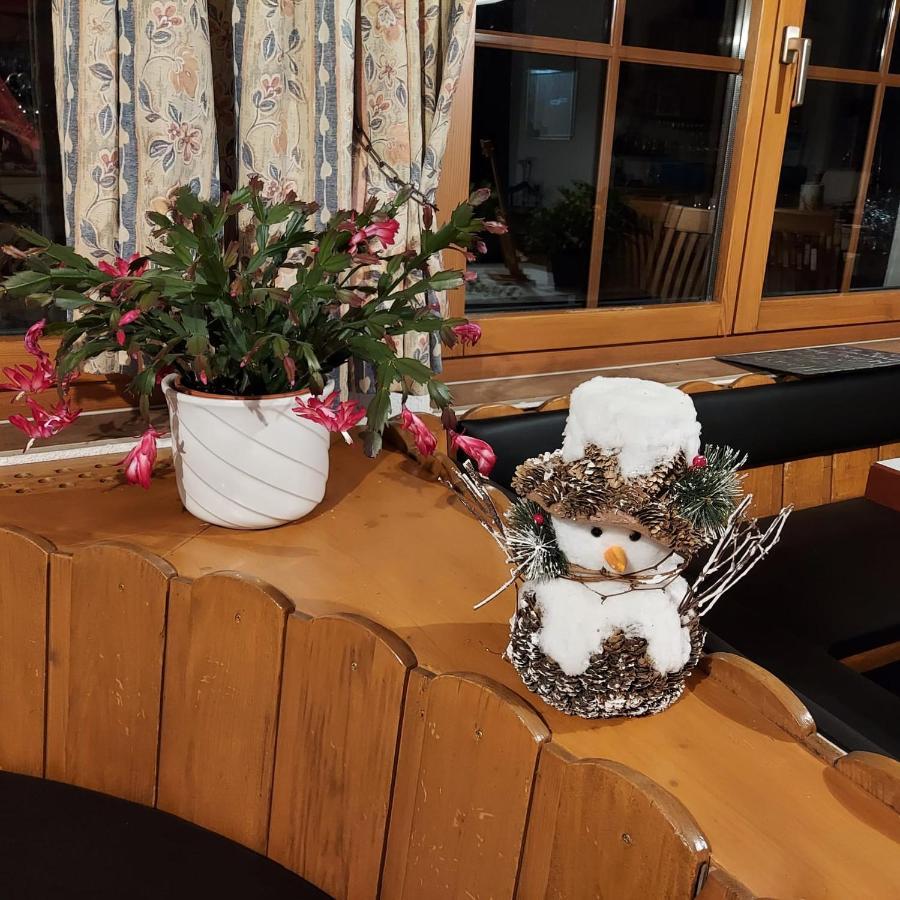 Aparthotel-Almgasthaus Gemsli - A Bisal Oesterreich Ueberm Schweizer Rheintal Sevelen Extérieur photo